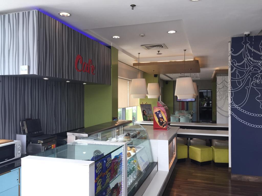 Hotel Caspia Pro Grander Noida Exterior foto