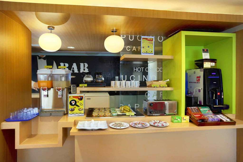 Hotel Caspia Pro Grander Noida Instalações foto