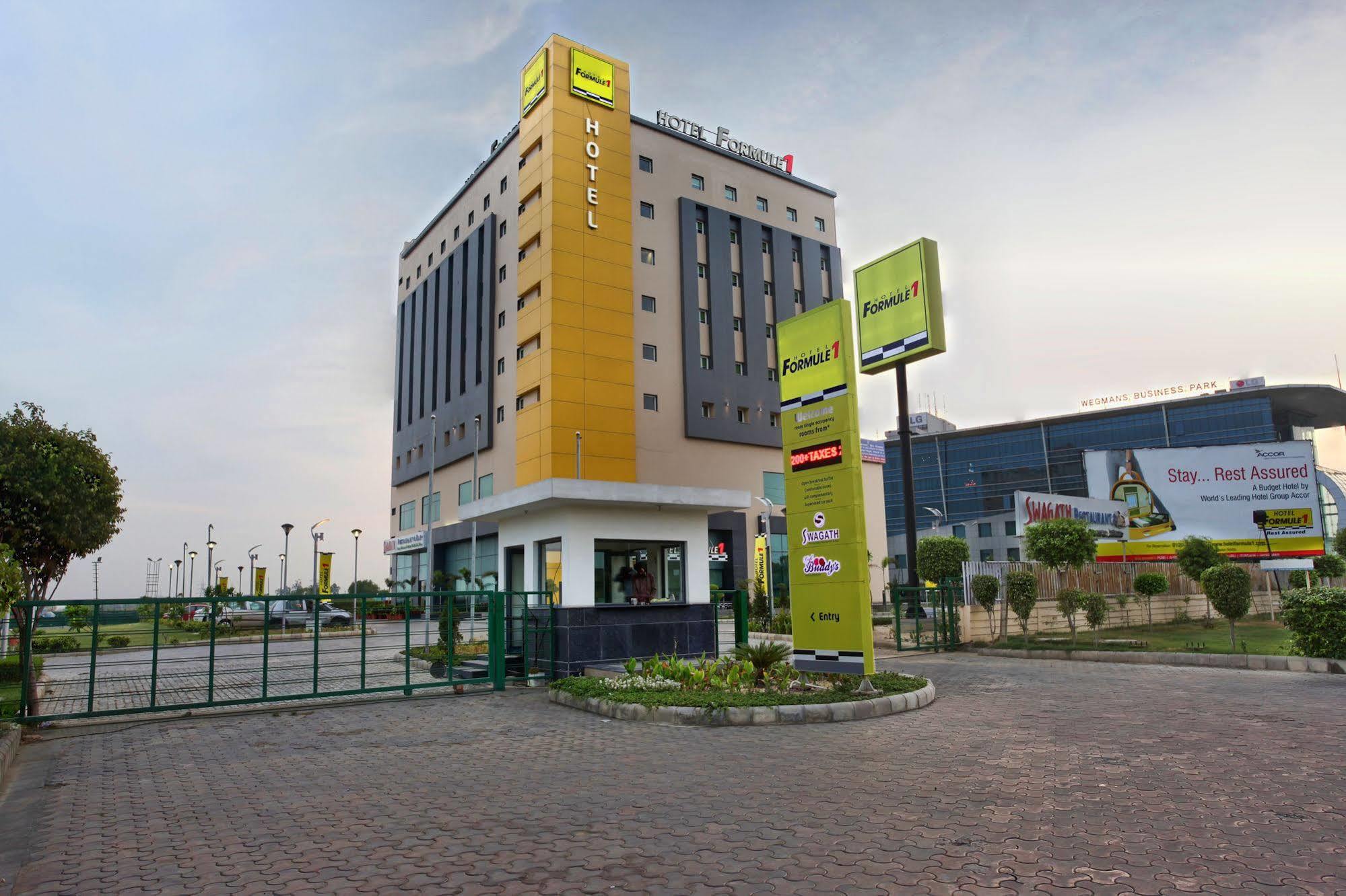 Hotel Caspia Pro Grander Noida Exterior foto