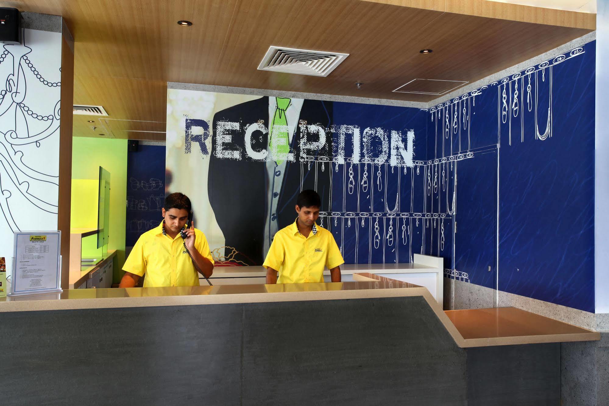 Hotel Caspia Pro Grander Noida Exterior foto
